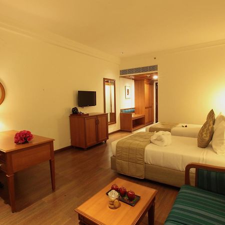 Hotel Monsoon Empress Kochi Extérieur photo