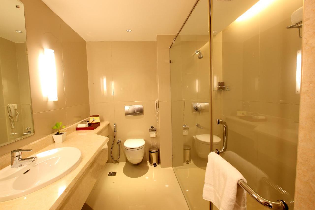 Hotel Monsoon Empress Kochi Extérieur photo