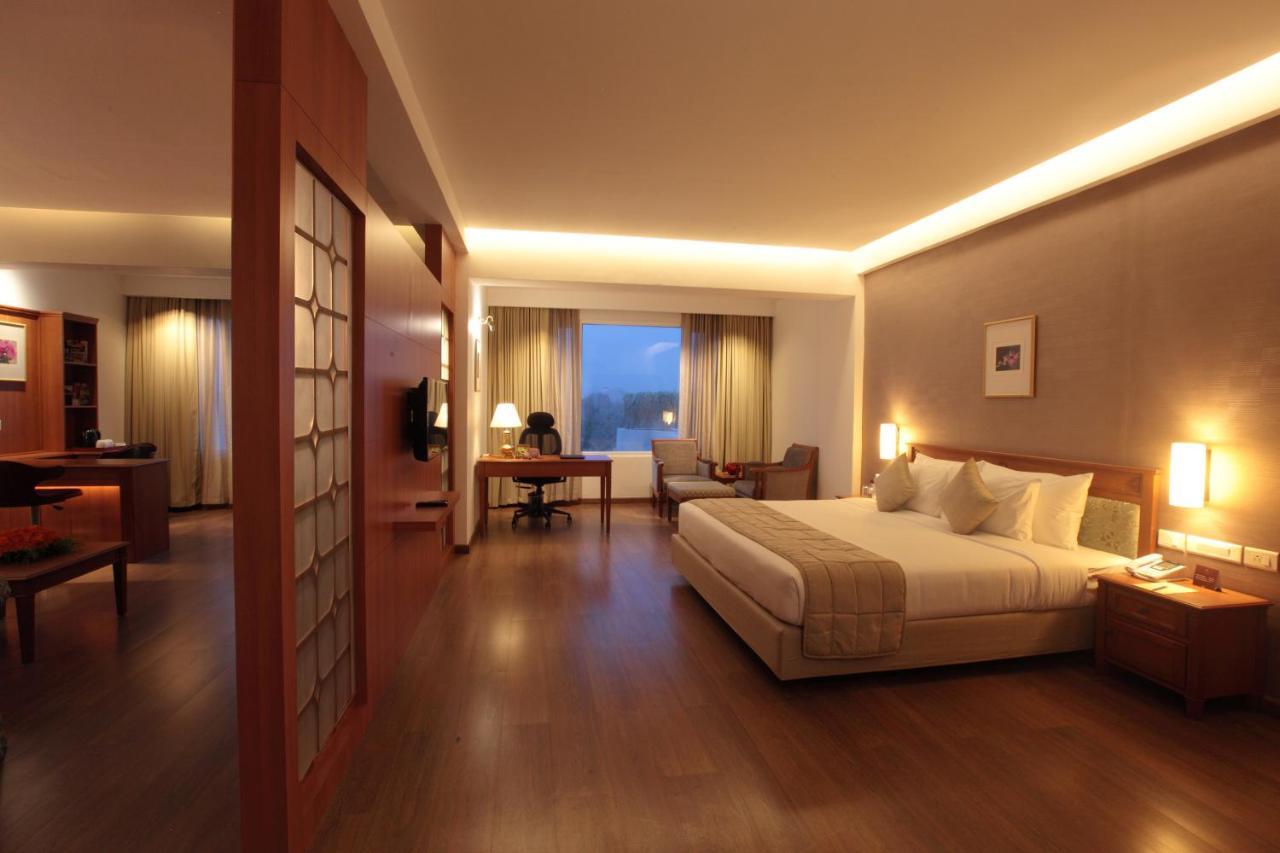 Hotel Monsoon Empress Kochi Extérieur photo