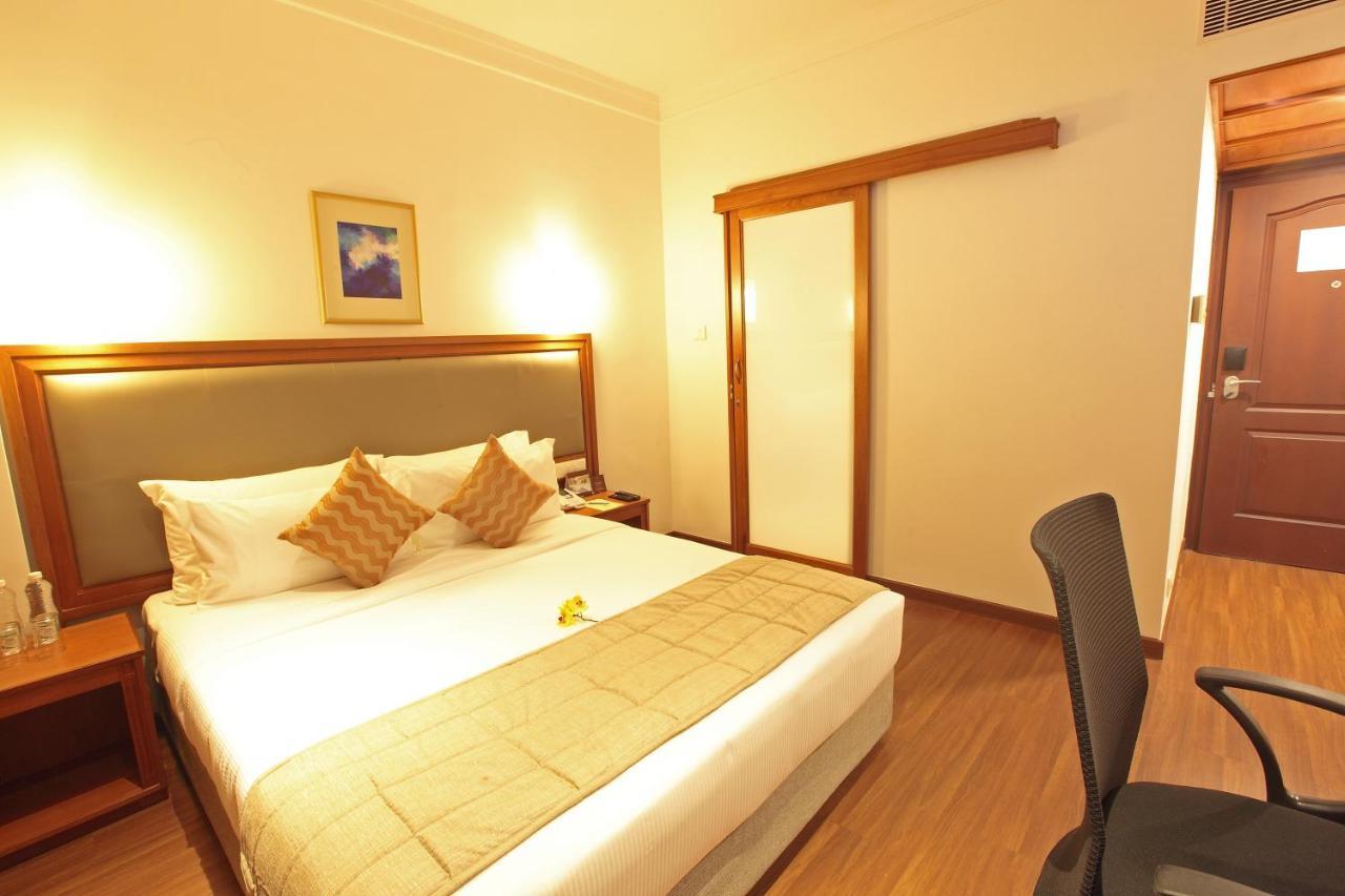 Hotel Monsoon Empress Kochi Extérieur photo