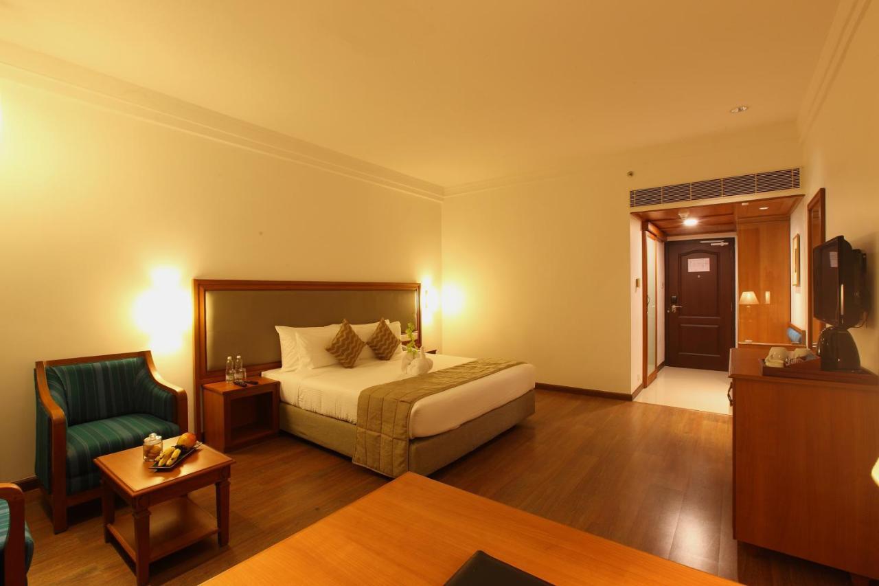 Hotel Monsoon Empress Kochi Extérieur photo