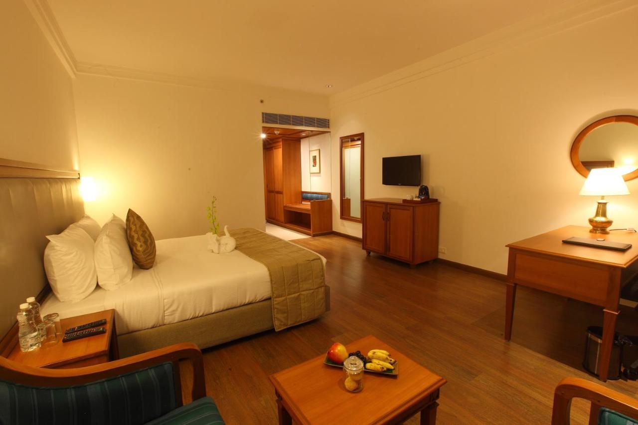 Hotel Monsoon Empress Kochi Extérieur photo