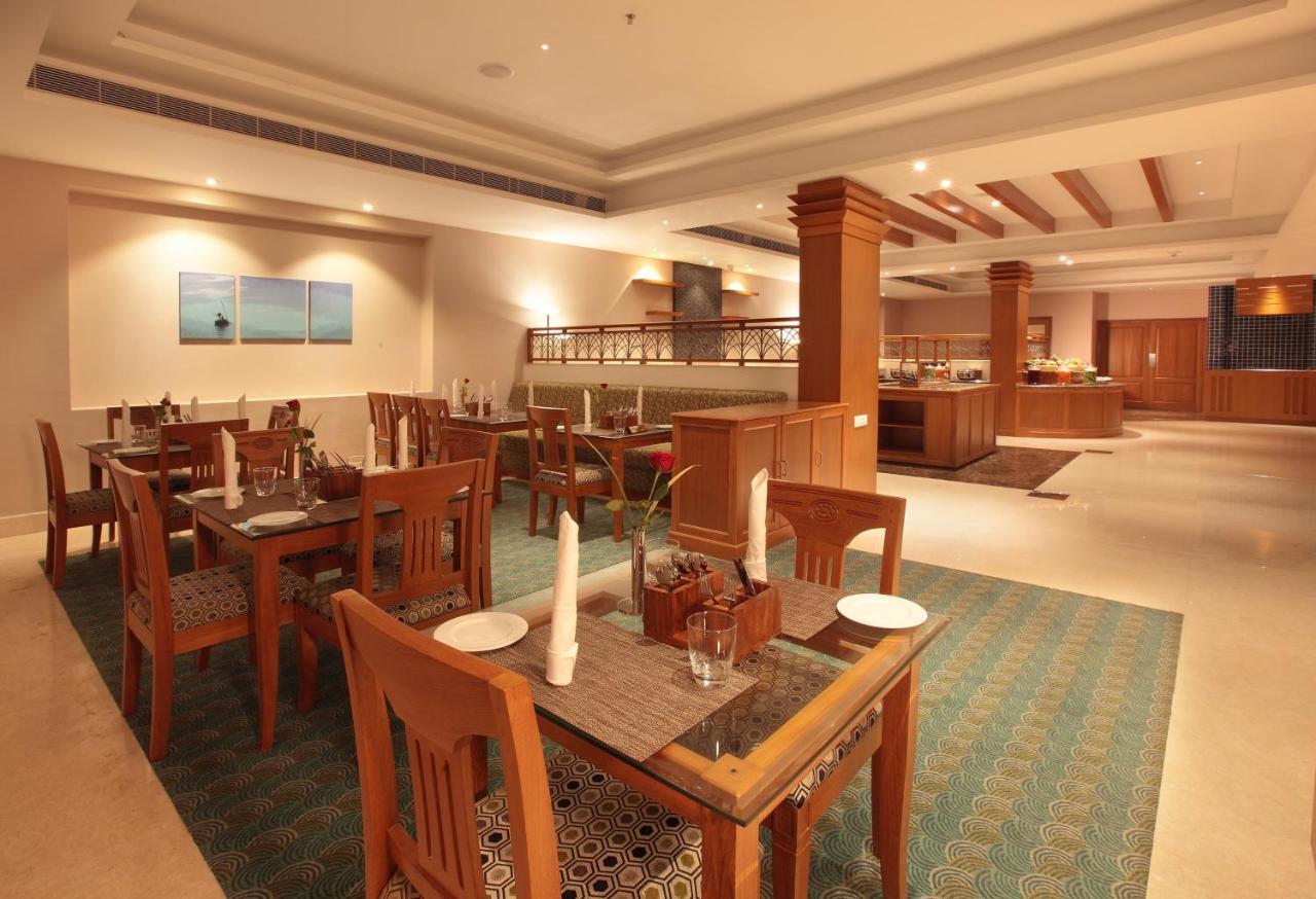 Hotel Monsoon Empress Kochi Extérieur photo